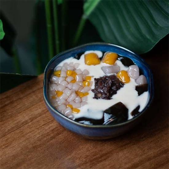 Hot Grass Jelly w/ Red Bean 红豆香芋热仙草